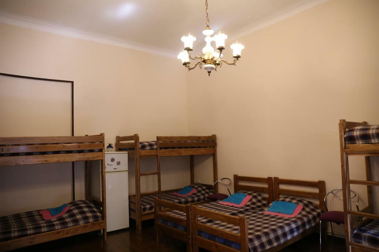 Private Rooms In The City Center - Chonqadze 9 Tbilisi Exterior photo